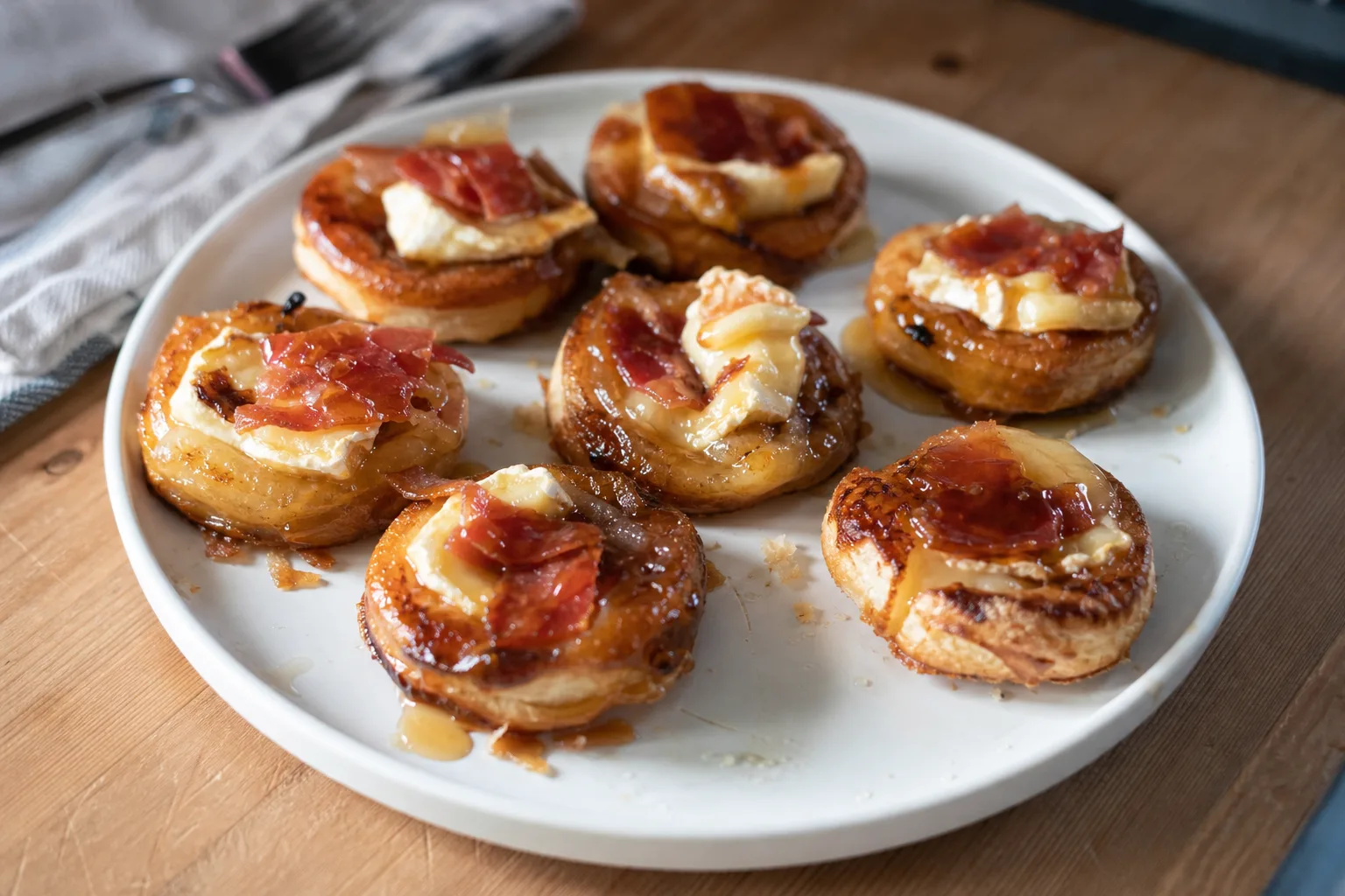 Brie bacon bites